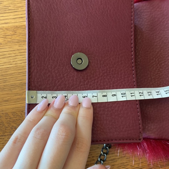 Red Fluffy Crossbody Purse / bag - Picture 10 of 10
